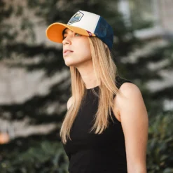 Born To Dunk Brown / Blue / Yellow -The Indian Face Ventas 03 012 43 02