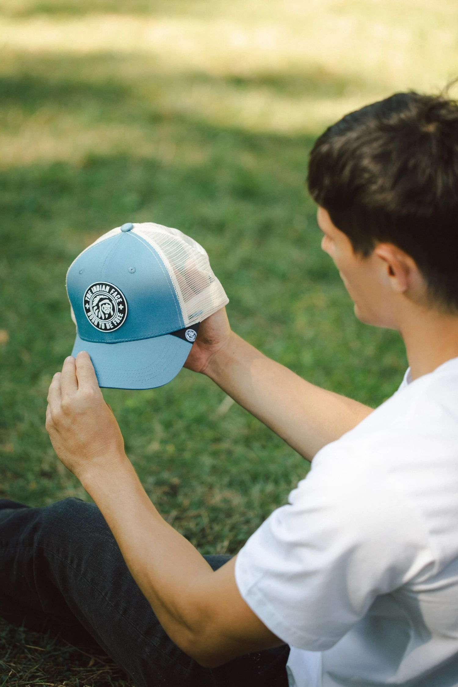 Born To Be Free Blue / White 11 Born To Be Free Blue / White - Imagen 9