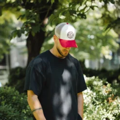 Born To Be Free Brown / Grey / Red -The Indian Face Ventas 03 013 07 9 scaled