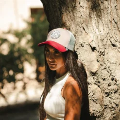 Born To Be Free Grey / Red -The Indian Face Ventas 03 013 13 10 scaled