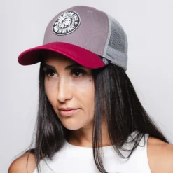 Born To Be Free Grey / Red -The Indian Face Ventas 03 013 13 13 scaled