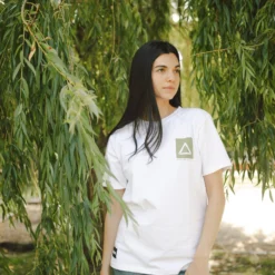 Iconic White 16 Iconic White -The Indian Face Ventas 2024 05 11 LauraNandez lauranandez 15 scaled