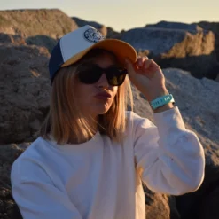 Born To Be Free Brown / Blue / Yellow -The Indian Face Ventas GorrasTheIndianFace 3 scaled