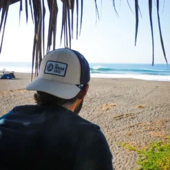 Latitude Beige / Navy Blue -The Indian Face Ventas GorrasTheIndianFace 5 scaled