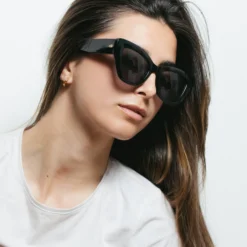 Isla Tortuga Black / Black -The Indian Face Ventas HK 012 01 3 scaled