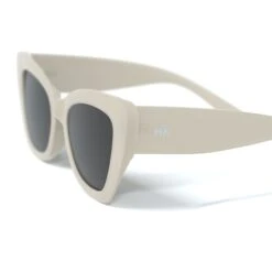 Isla Tortuga White / Black -The Indian Face Ventas HK 012 03 03