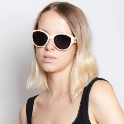 Hawaii White / Black 23 Hawaii White / Black -The Indian Face Ventas HK 015 02 3 scaled