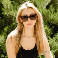 Bora Bora Red / Black 22 Bora Bora Red / Black -The Indian Face Ventas HK 017 03 1 scaled