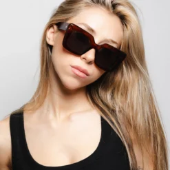 Bora Bora Red / Black 26 Bora Bora Red / Black -The Indian Face Ventas HK 017 03 5 scaled