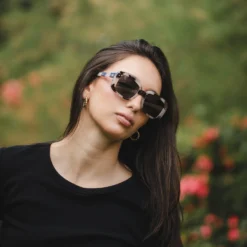 Bali Tortoise / Black -The Indian Face Ventas HK 024 02 5 scaled