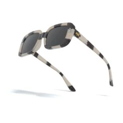 Bali Tortoise / Black -The Indian Face Ventas HK 024 02 04
