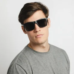 Breezy Black / Black 21 Breezy Black / Black -The Indian Face Ventas HK A01 24M02C01 05