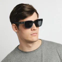 Noosa Black / Black 16 Noosa Black / Black -The Indian Face Ventas HK A01 24M11C01 04