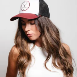 Deer Truck White / Red 15 Deer Truck White / Red -The Indian Face Ventas HK A05 24M01C03 02 scaled