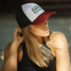 Barefoot White / Red -The Indian Face Ventas HK A05 24M03C03 02 scaled