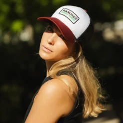 Barefoot White / Red -The Indian Face Ventas HK A05 24M03C03 03 scaled