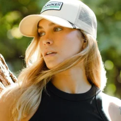 Barefoot Beige -The Indian Face Ventas HK A05 24M03C06 02 scaled