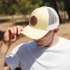 Born To Be Free Yellow / White -The Indian Face Ventas IF A05 23M01C06 11 scaled