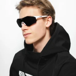 Impulse White / Black -The Indian Face Ventas UL P06 01 09 1