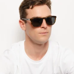 North Sea Brown Tortoise / Black 20 North Sea Brown Tortoise / Black -The Indian Face Ventas UL S11 02 05