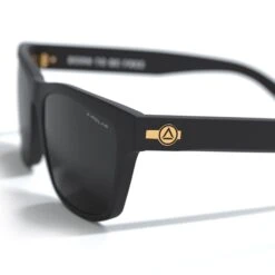 Ushuaia Black / Black -The Indian Face Ventas UL S14 01 04