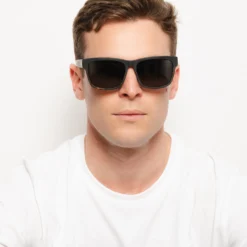 Ushuaia Black Tortoise / Black 22 Ushuaia Black Tortoise / Black -The Indian Face Ventas UL S14 02 05