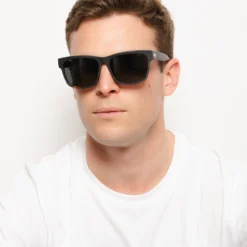 Ushuaia Black Tortoise / Black 20 Ushuaia Black Tortoise / Black -The Indian Face Ventas UL S14 02 06