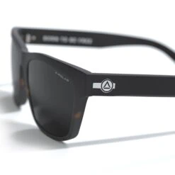 Ushuaia Black Tortoise / Black 24 Ushuaia Black Tortoise / Black -The Indian Face Ventas UL S14 02 04