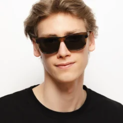 Ushuaia Brown Tortoise / Black 20 Ushuaia Brown Tortoise / Black -The Indian Face Ventas UL S14 04 06