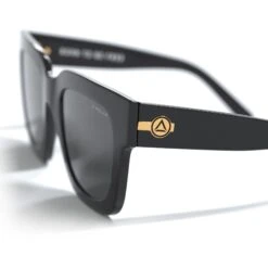 Lake Black / Black 17 Lake Black / Black -The Indian Face Ventas UL S19 01 04