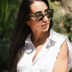 Lake Brown Tortoise / Black -The Indian Face Ventas UL S19 02 04