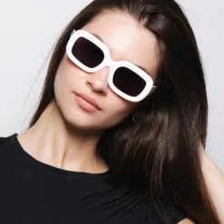 Pearl White / Black -The Indian Face Ventas UL S27 03 06